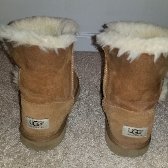 Very Nice UGG Bailey Botton Boots Twin Face - Picture 2 of 6